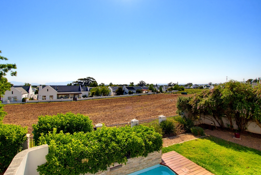 4 Bedroom Property for Sale in Croydon Vineyard Estate Western Cape